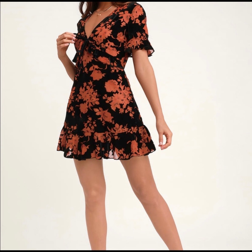 Lulus black floral print velvet mini dress